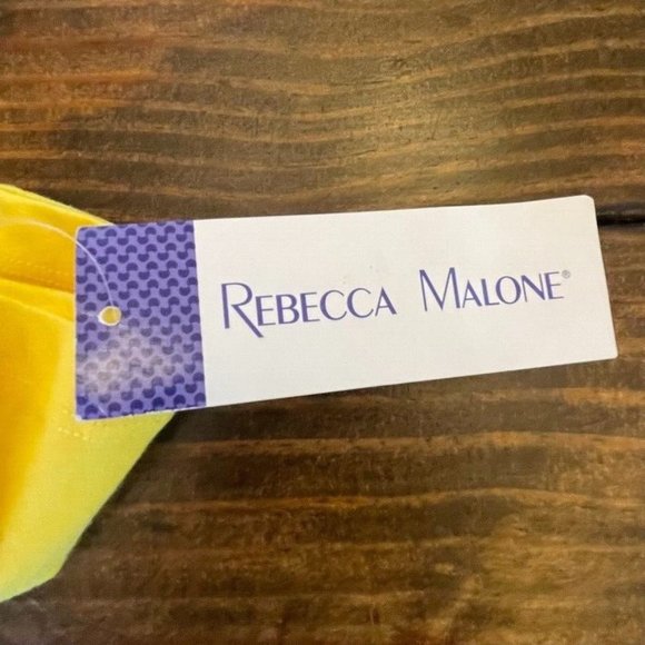 Rebecca Malone‎ Floral 3D Printed Bright Yellow T-Shirt NWT Women's Medium - Picture 9 of 9